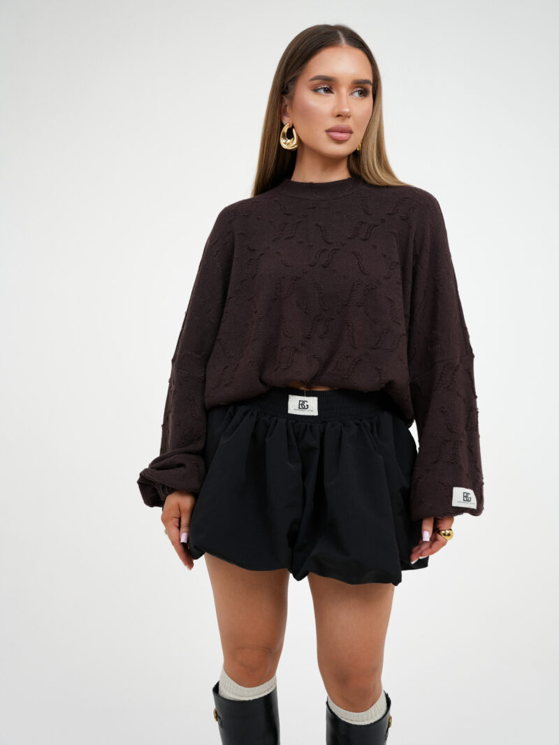 Luźny sweter damski BG SOFT – gorzka czekolada, przód swetra